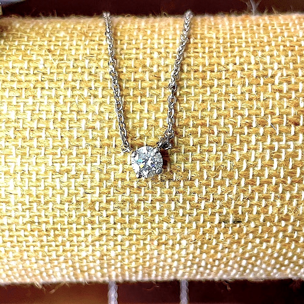 Beautiful Diamond Solitaire Necklace 1/4 CTW, 24kt, 18”